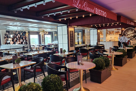 Le Grand Bistro